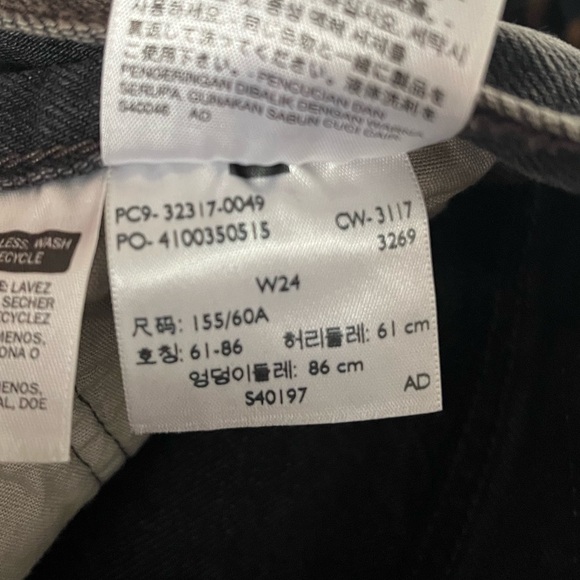 Levi’s 501 Denim Shorts - Picture 4 of 4